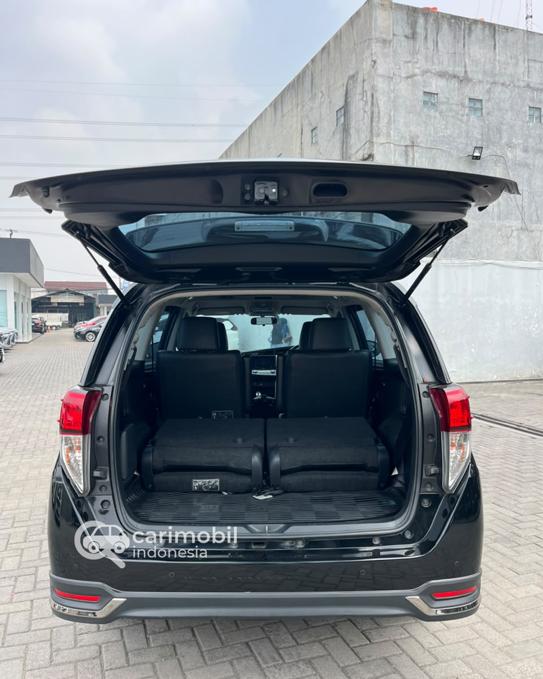 Toyota Innova Venturer 2.4 5